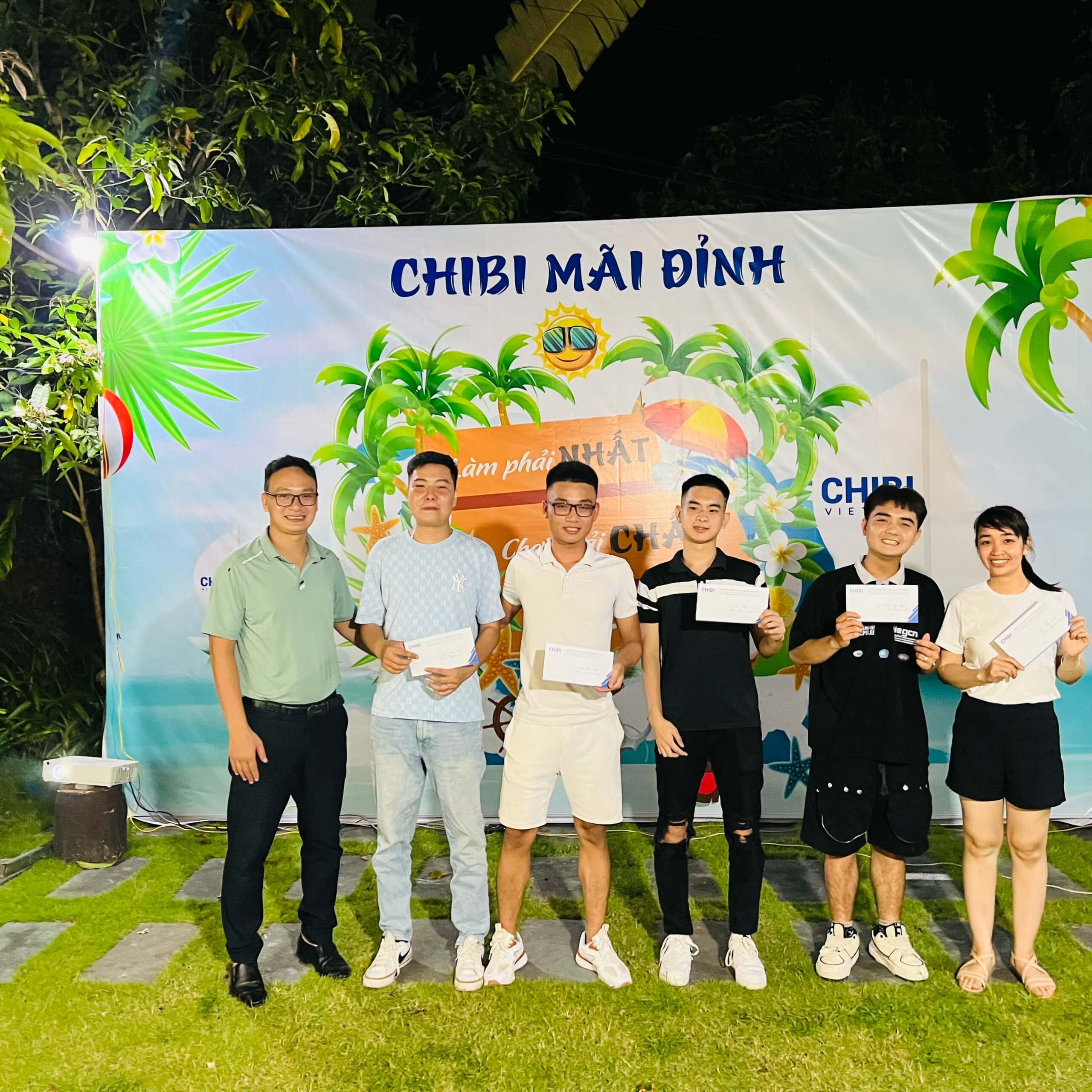 Teambuilding trao tặng thưởng của Chibi Việt Nam